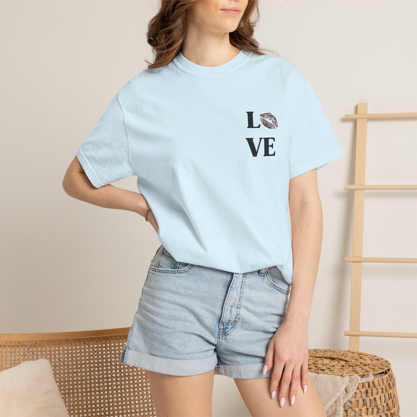 LOVE Leopard Kiss Graphic T‑Shirt — Retro Casino & Disco Chest Print