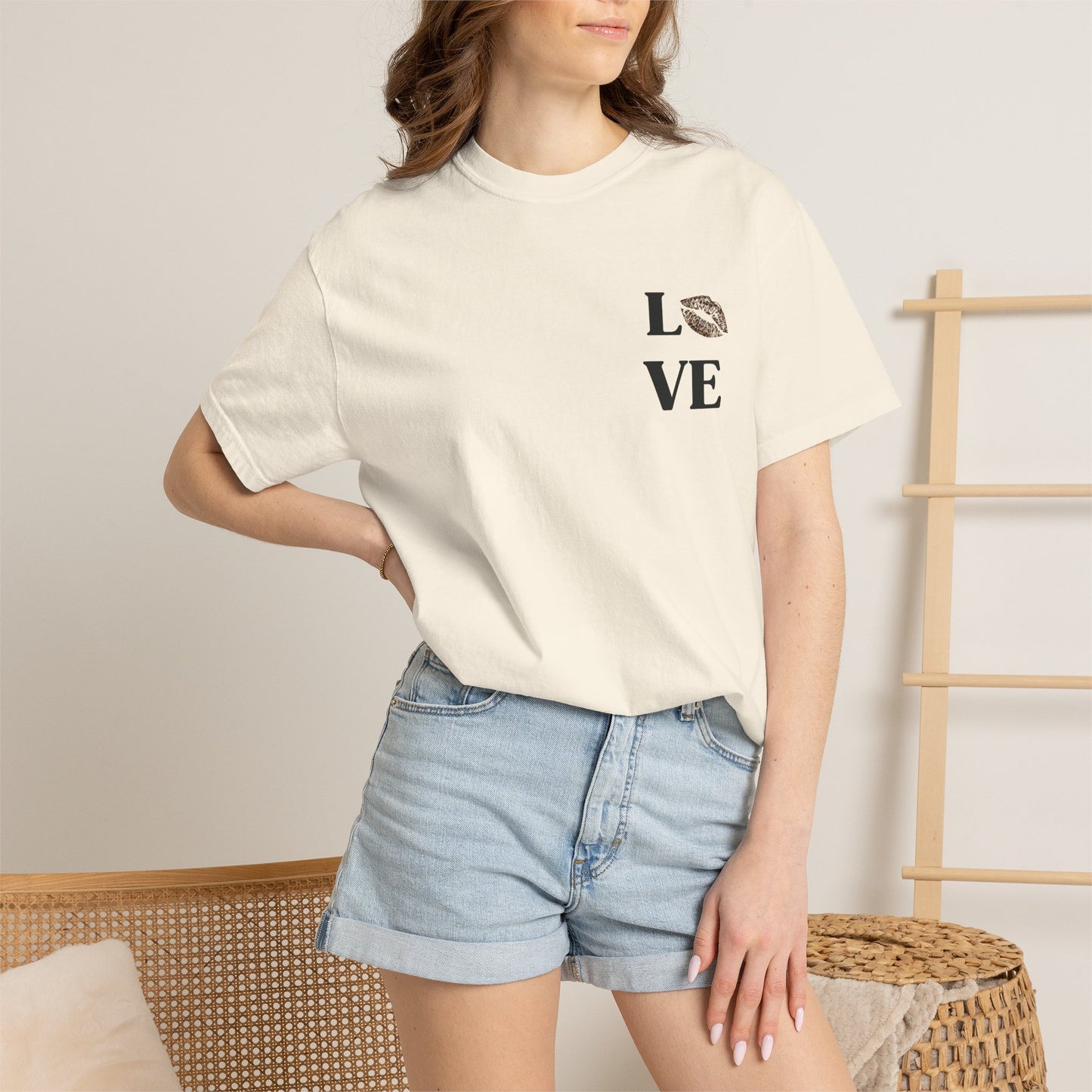 LOVE Leopard Kiss Graphic T‑Shirt — Retro Casino & Disco Chest Print