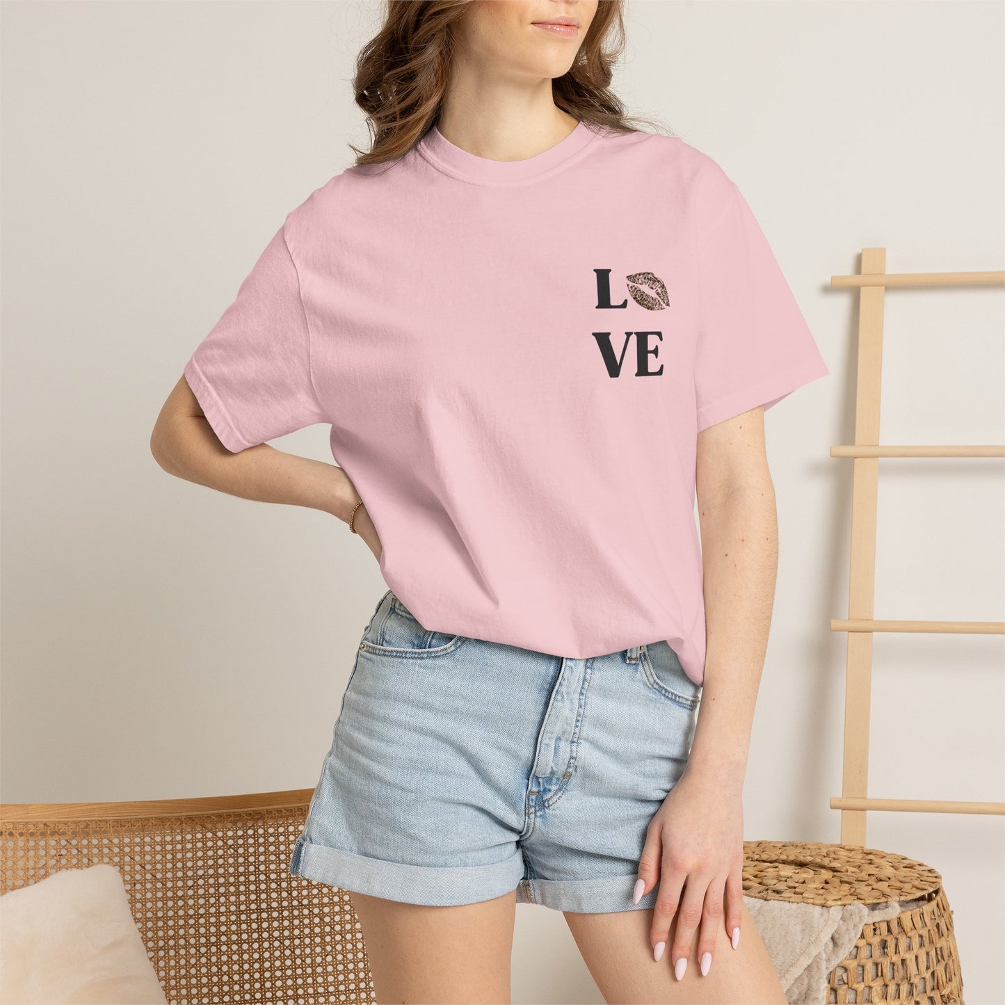 LOVE Leopard Kiss Graphic T‑Shirt — Retro Casino & Disco Chest Print